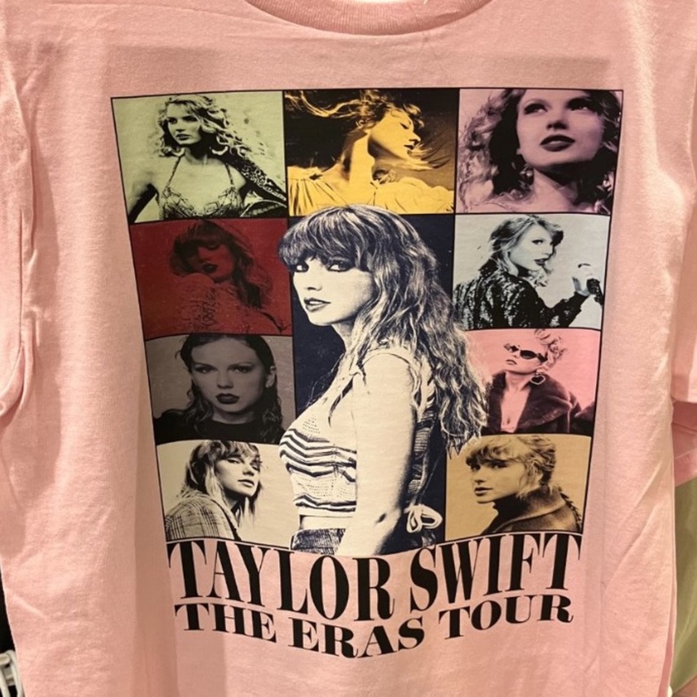 Taylor Swift Pink Graphic T-Shirt Eras Concert with Celebrity Collage Size XL. - Picture 4 of 4